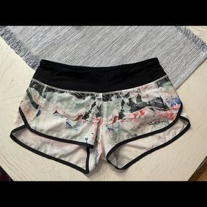 Lululemon speed shorts size 6